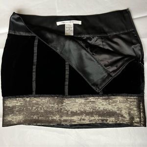 Diane Von Furstenberg Mini Skirt Sequins Silk Blend. Black Velvet. Size 4.
